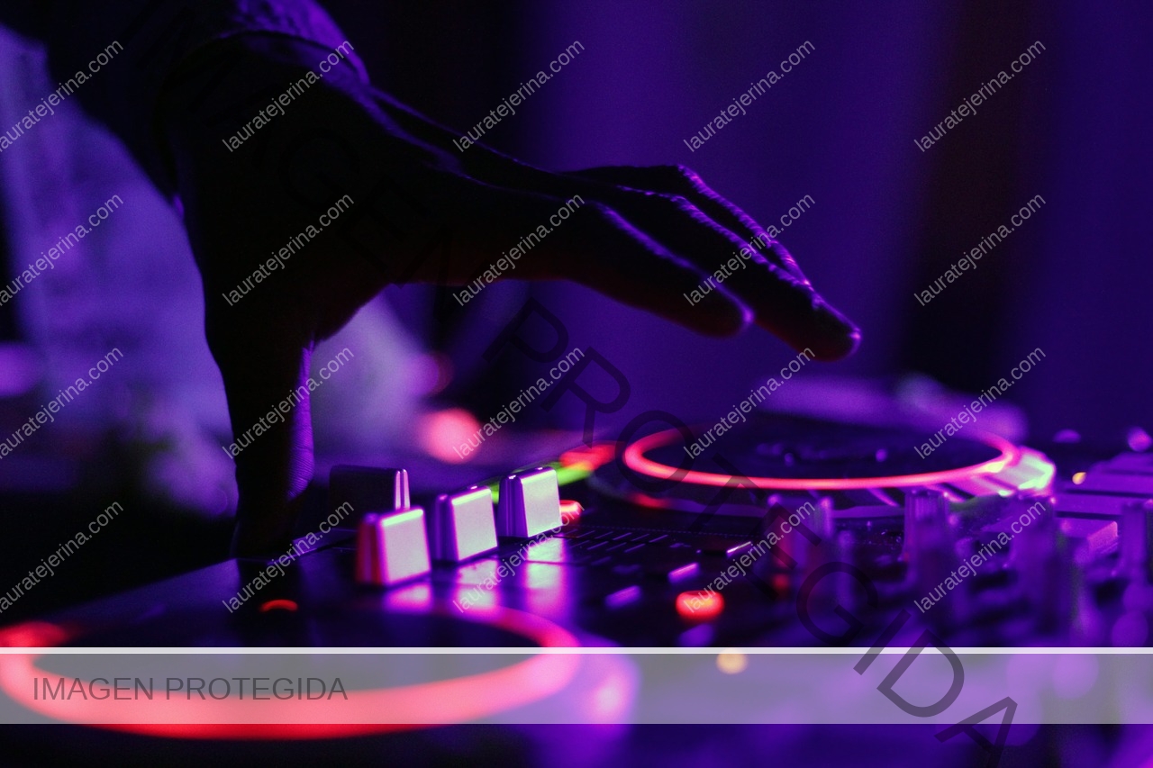 Mixmeister: saca tu faceta de DJ... ¡y a mezclar música! – Laura Tejerina